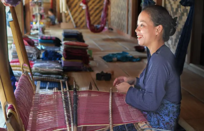 Handwoven vs Machine-Made Textiles: How to Tell the Difference