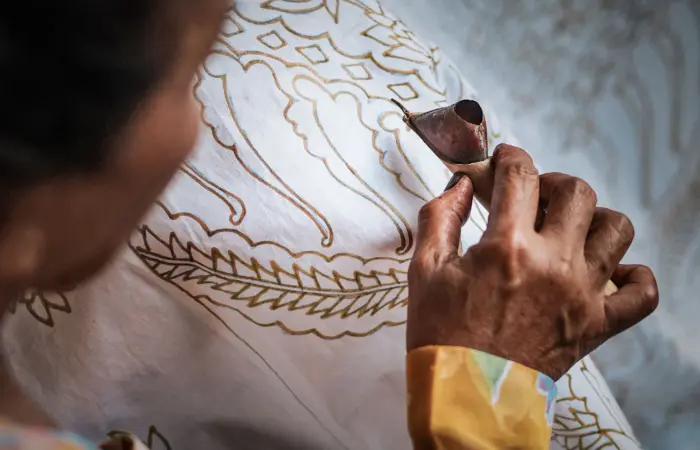 A Buyer’s Guide to Indonesian Handicrafts: Materials and Regions